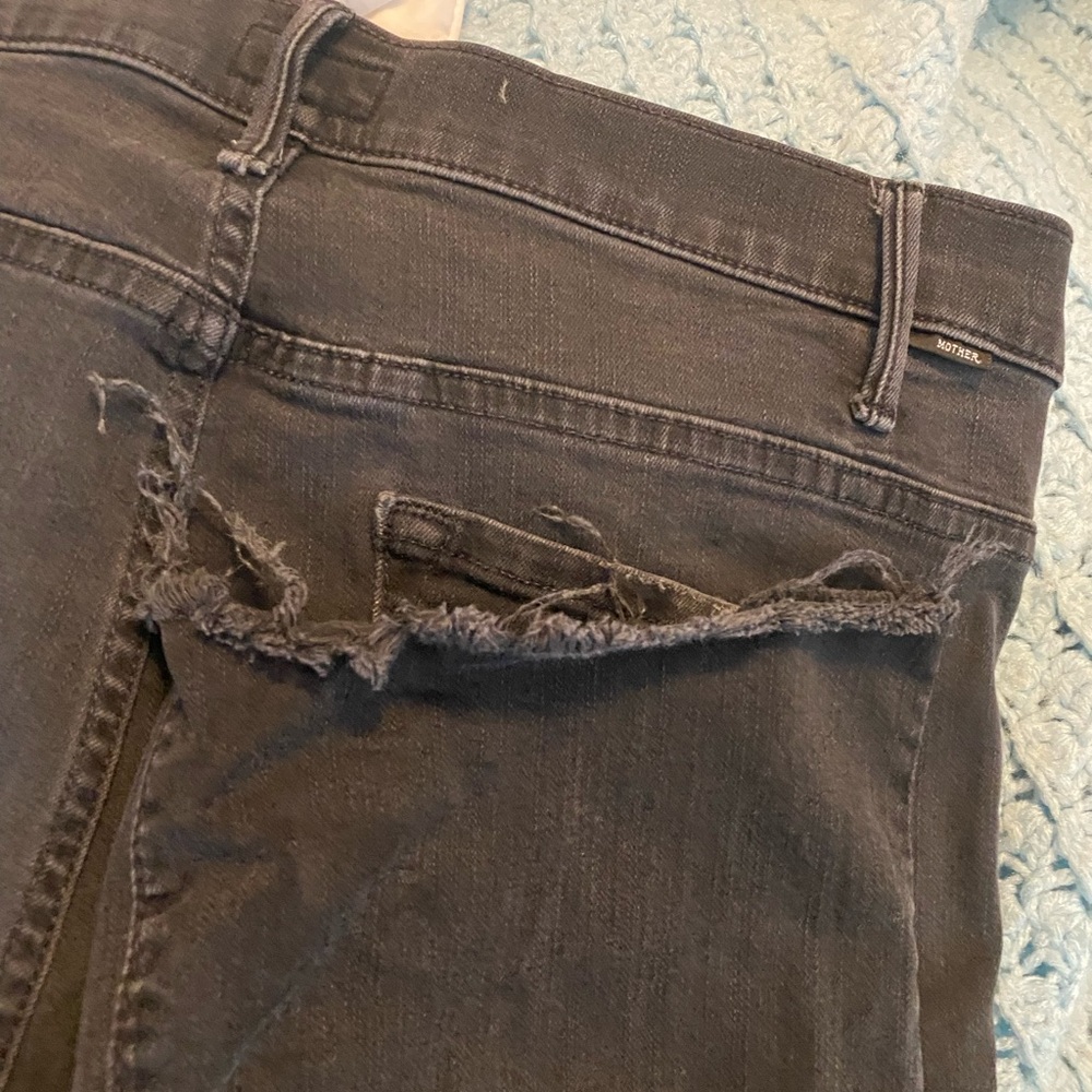 Gorgeous with anything! These charcoal color Mother jeans are your go to staple